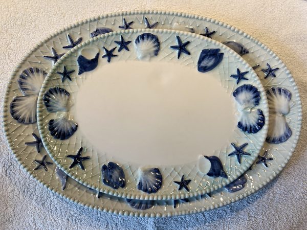 Große Schale blaue Muscheln