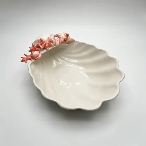 Muschelschale rote Koralle
