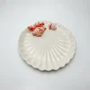 Muschelteller rotes Korallenmuster