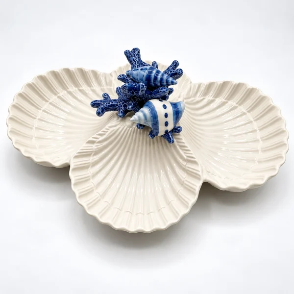 Vierfache Muschelschale blaues Korallenmotiv
