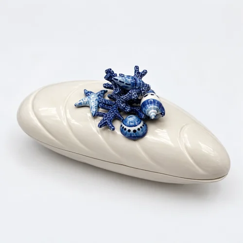 Große Muschelterrine blaues Korallenmuster